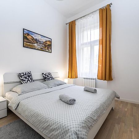 Stylish Apartment At Wenceslas Square Πράγα Εξωτερικό φωτογραφία